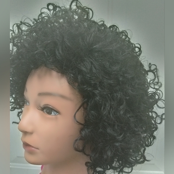 Wig - Picture 3 of 5